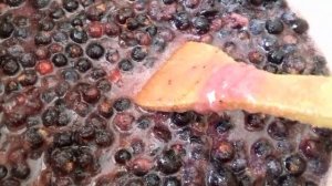 Варенье из чёрной смородины с иргой .