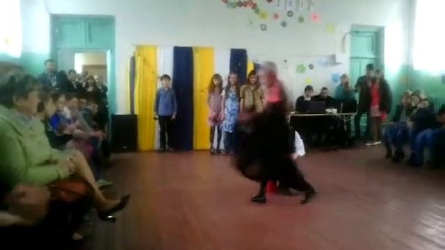 Школа №3 Приветствие на "Мисс Весну" участники с 5-7 класс смотреть онлайн