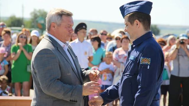 Визит губернатора Ростовской области на аэродром в п. Долотинка смотреть онлайн