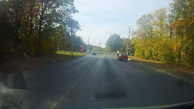 Вот для чего надо вставать за 5 - 10 метров до СТОП ЛИНИИ. смотреть онлайн