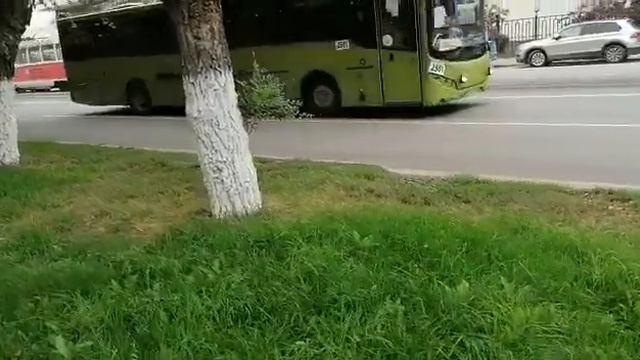 Автобусы с военными в центре Волгограда попали на видео смотреть онлайн