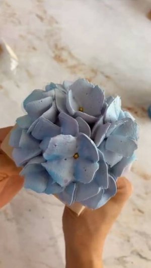 Мини-урок создания ГОРТЕНЗИИ разными техниками от @flowercake_zefir💙