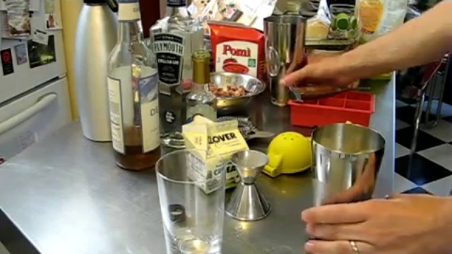 Как приготовить коктейль «Новый Орлеан» смотреть онлайн