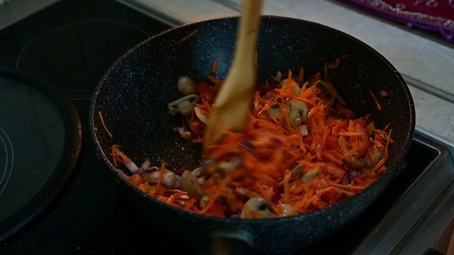 спагетти с шампиньонами смотреть онлайн