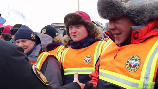 Глава МЧС России Александр Куренков поблагодарил участников арктической экспедиции МЧС России смотреть онлайн