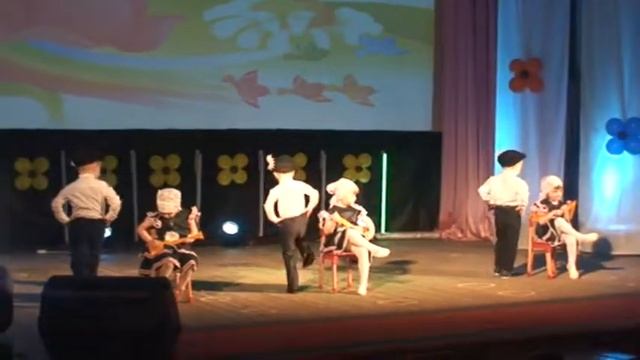 Детский сад "сказка"танец (девочки фабричные) смотреть онлайн