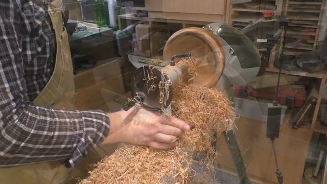 Чаша из яблони. Нежданная финишная отделка. смотреть онлайн