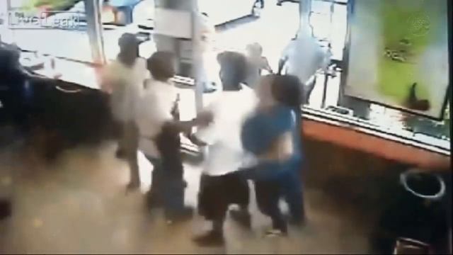 Как морпехи СССР накостыляли морским котикам