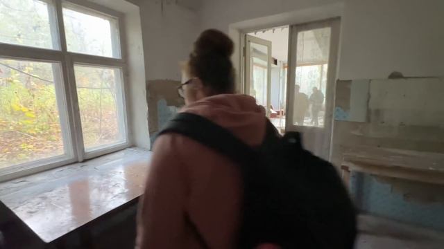 Нашёл лучшую турбазу в лесу, которая никому не нужна смотреть онлайн