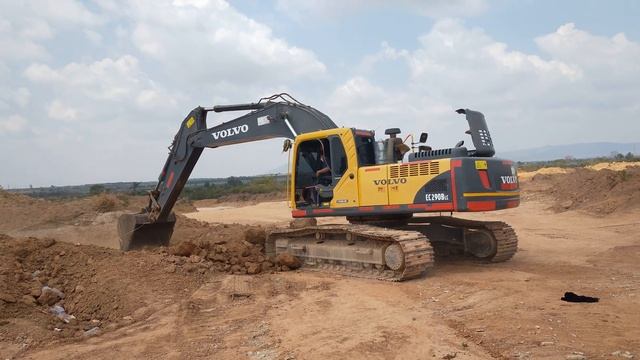 Excavator Volvo EC290B  Test Performance.