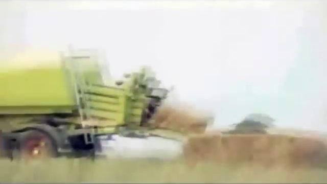 FUNNY! Guy Jumps in Hay Baler - Gets Baled! (w/Music) смотреть онлайн
