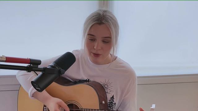 The Neighbourhood - Sweater Weather (cover by etreamoi) смотреть онлайн