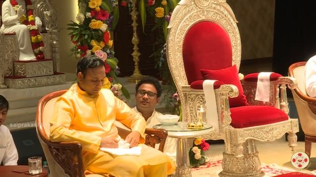 Kaalaatheethaya Sidhi Roopaya Yogeshwaraya Nama Om (Courtesy: Saivrinda.org) смотреть онлайн