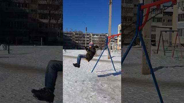 Как сделать сальто на качелях? смотреть онлайн