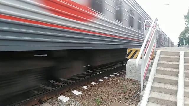 Электровоз ЧС4Т-294 С Пассажирскими Вагонами Проходит О. П. Горький-Сортировочный смотреть онлайн