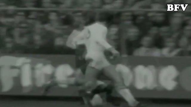 Willem van Hanegem, De Kromme [Goals & Skills] смотреть онлайн
