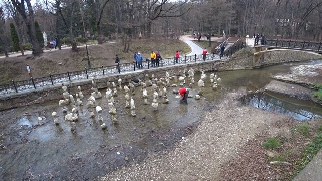 Источник Николая "Чудотворца" и творец фигур(Виталий Сапожников) в деле. смотреть онлайн