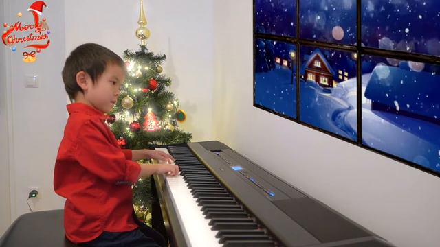 "Silent Night" on piano played by An Dao смотреть онлайн