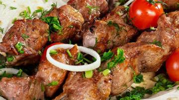 Свиные ребрышки запеченные в духовке_Рецепт сочных вкусных ребрышек с картофелем смотреть онлайн