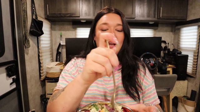 WHAT I EAT IN A DAY FOR WEIGHT LOSS COUNTING CALORIES! HOW I LOST 60 LBS AND KEPT IT OFF смотреть онлайн