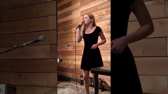 Alicia Keys--Fallin' (cover) by Erika Borglum, age 15 смотреть онлайн