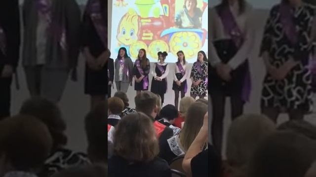 Последний звонок 2022 год❤️ Песня рулевой для директора смотреть онлайн