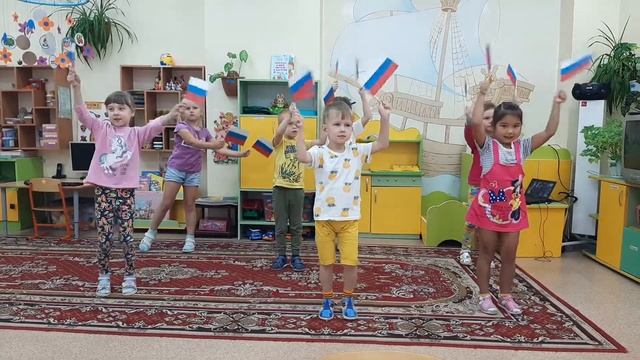 Флешмоб ко Дню флага России. МАДОУ "Детский сад №48" г. Северск - 2021 смотреть онлайн