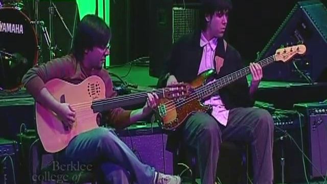 Berklee Guitar Night 2010 - Aditya Balani(Blue Chakra) Godin fretless guitar смотреть онлайн