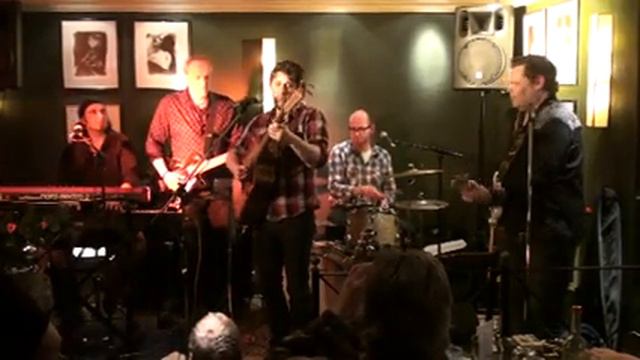 Jaimi Faulkner & Southside Jam - Sitting on the dock of the bay смотреть онлайн