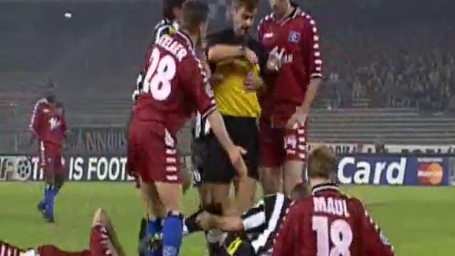 Zidane Headbutt VS Hamburg 2000 Champions League смотреть онлайн