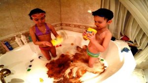 ВЛОГ Дети купаются в ванной в молоке и делают какао!СУПЕР ВИДЕО СМОТРЕТЬ ВСЕМ