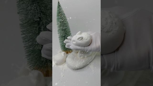 Подарочный бокс на новый год.Символ 2023 года кролик-мыло без SLS с капсулой-предсказамусом внутри смотреть онлайн