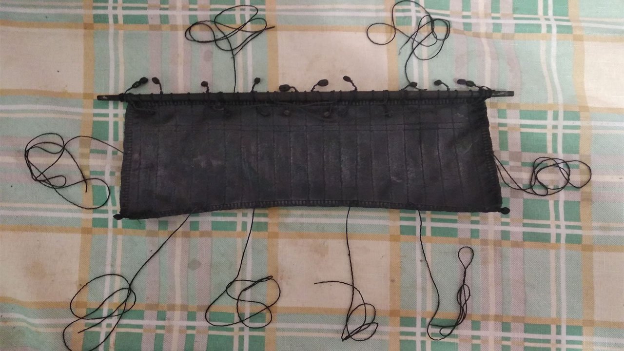 № 95Сборка модели корабля черная жемчужина. Первая мачта первый парус. обзор на канаты и блоки. смотреть онлайн