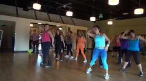 Pharell Williams - happy Zumba Sandra Fitness