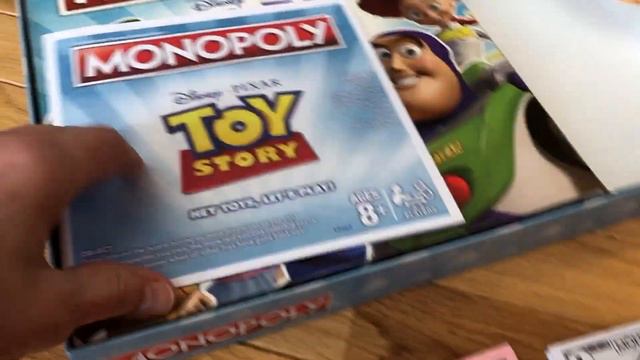 Toy Story Monopoly Unboxing & Closer Look (Toy Story 1-4 - Play as Woody, Bo Peep, Jessie & More) смотреть онлайн