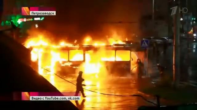 В Петрозаводске в троллейбус с пассажирами ударила молния смотреть онлайн