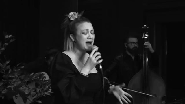 Ayçin Asan - Bir Alo De смотреть онлайн