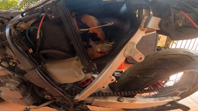 DRZ400SM to Adventure - Part 1, The Teardown смотреть онлайн