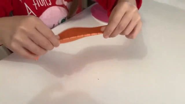 Лера делает аппликацию смотреть онлайн