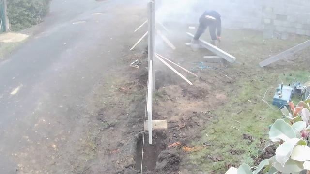 Comment poser une clôture béton, mur de clôture en plaque béton смотреть онлайн