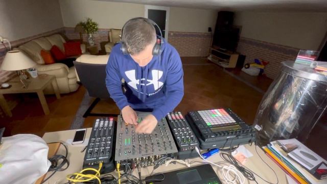 @Aefe_official techno live set with Xone 96, Xone k2 and Ableton Push2 смотреть онлайн
