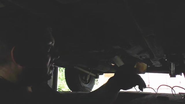 ТО день Niva Chevrolet (Часть 1я.)   Проверка уровня в раздаточной коробке и коробке передач.