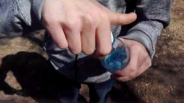 ЛАЙФХАК как быстро открыть крышку от бутылки смотреть онлайн