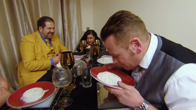 The Guests Play A Hilarious Game After Dessert | Come Dine With Me смотреть онлайн