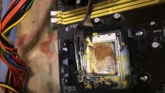 Cooking with AMD - Roasting an egg on a CPU смотреть онлайн