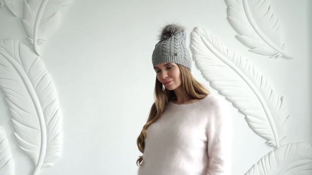 Женская шапка Mira Adriana . Артикул: 7.562-06 МА.Y.р смотреть онлайн