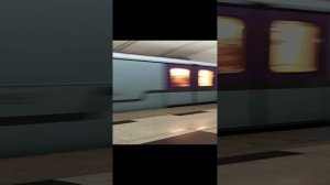 поезд 81 760.А/761.А
/763.А прибывает на станцию Парк победы