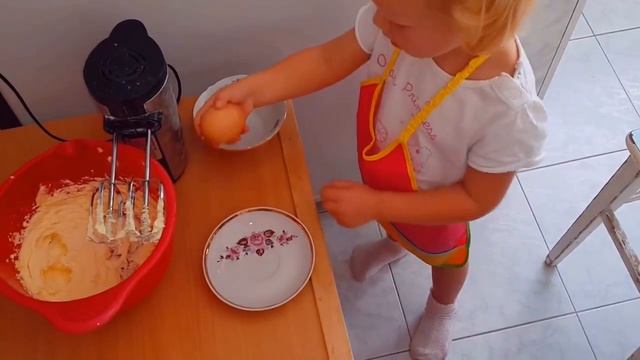 Дети готовят. Сливовый пирог. смотреть онлайн