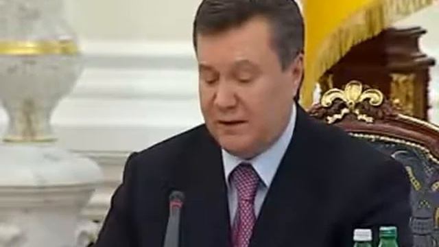 Янукович выговорил слово «археология» с 4-й попытки ))) смотреть онлайн