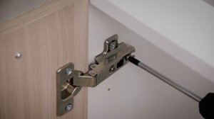 Установка и регулировка мебельных петель